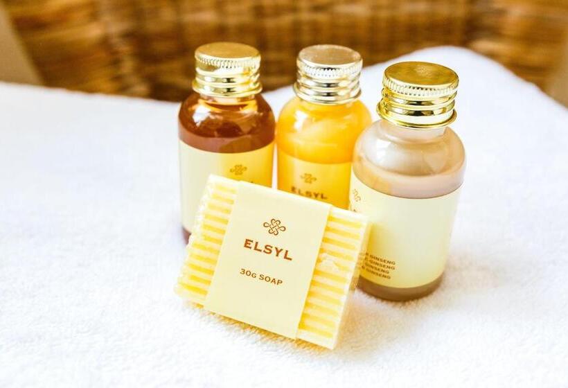 اتاق استاندارد سه تخته با سرویس بهداشتی مشترک, The Old Crown Inn