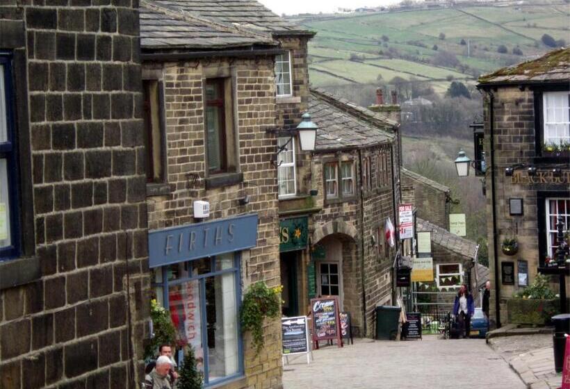 家庭间, The Old White Lion