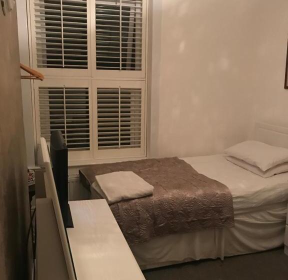 バス共有のスタンダードルーム, Acacia Villas Guest House