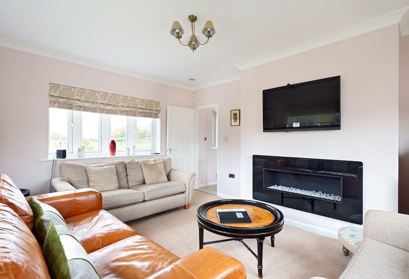 Дом 3 Спальни, Oakerthorpe Holiday Village