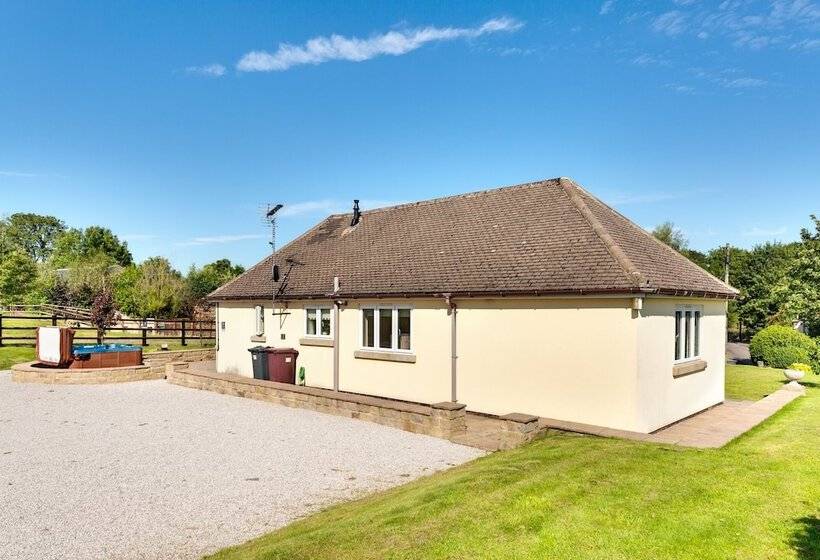 Дом 3 Спальни, Oakerthorpe Holiday Village