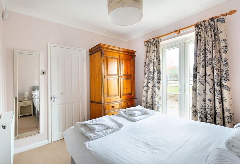 침실 3개 주택, Oakerthorpe Holiday Village