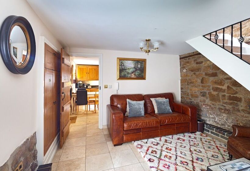 침실 2개 주택, Oakerthorpe Holiday Village