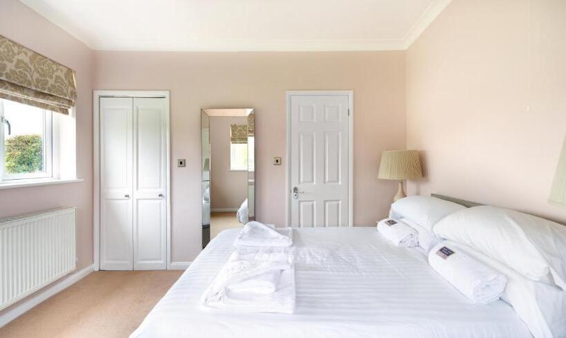 침실 3개 주택, Oakerthorpe Holiday Village