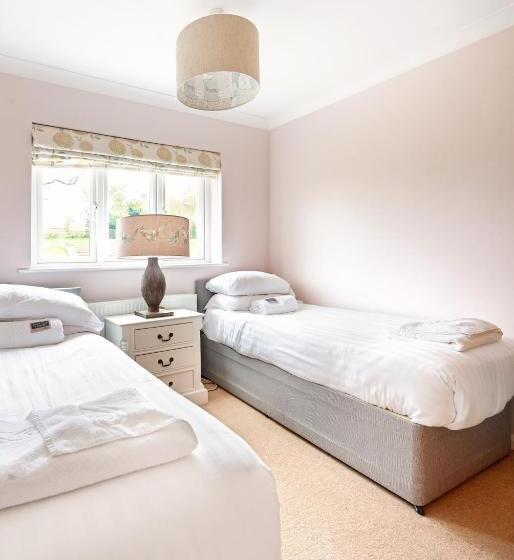 Дом 3 Спальни, Oakerthorpe Holiday Village