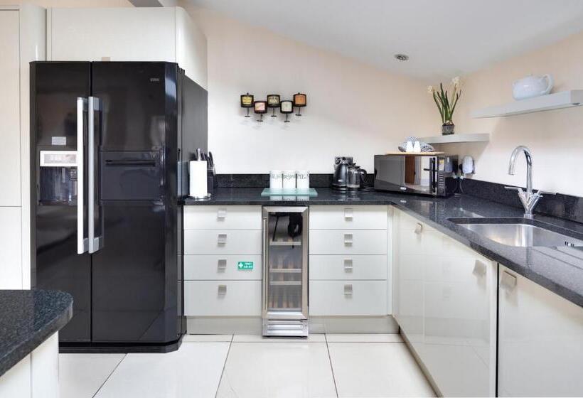 Дом 4 Спальни, Oakerthorpe Holiday Village