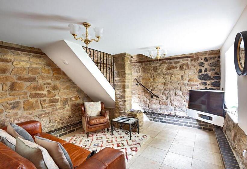 침실 2개 주택, Oakerthorpe Holiday Village