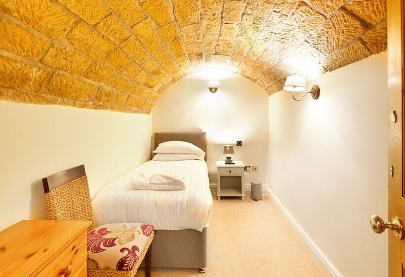 침실 4개 주택, Oakerthorpe Holiday Village