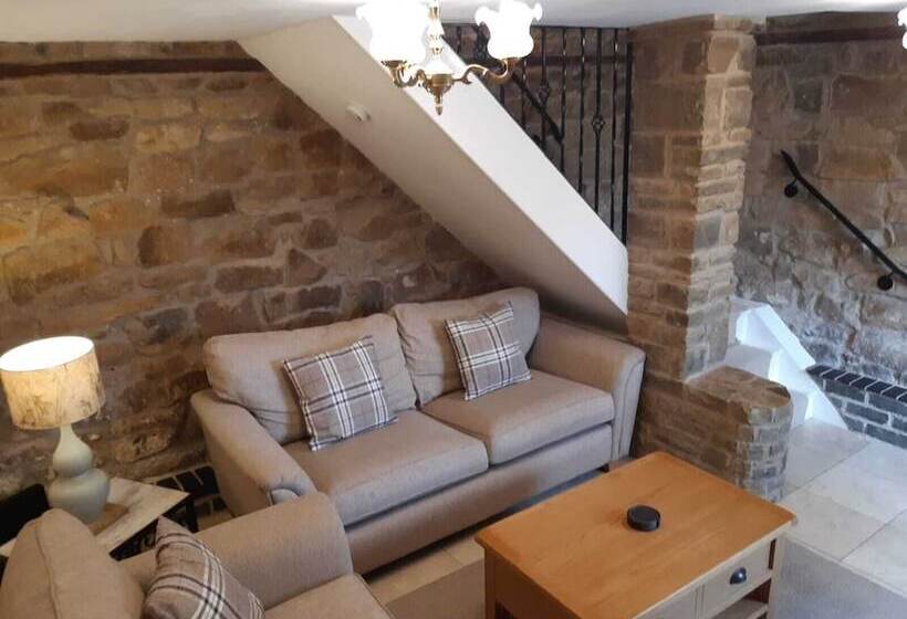 침실 2개 주택, Oakerthorpe Holiday Village