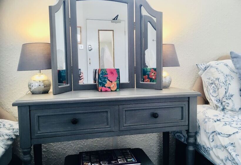 Номер Стандарт Совместная Ванная, Arden House