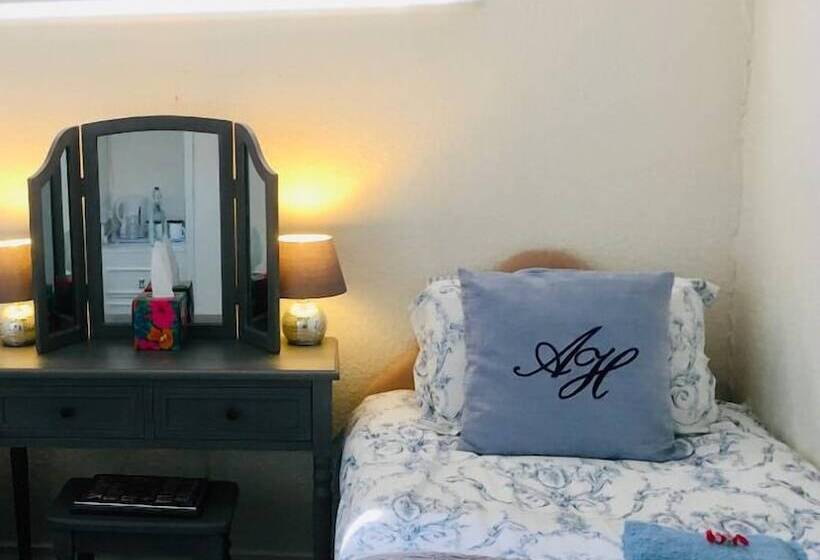 Номер Стандарт Совместная Ванная, Arden House