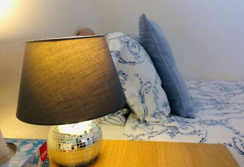 Номер Стандарт Совместная Ванная, Arden House