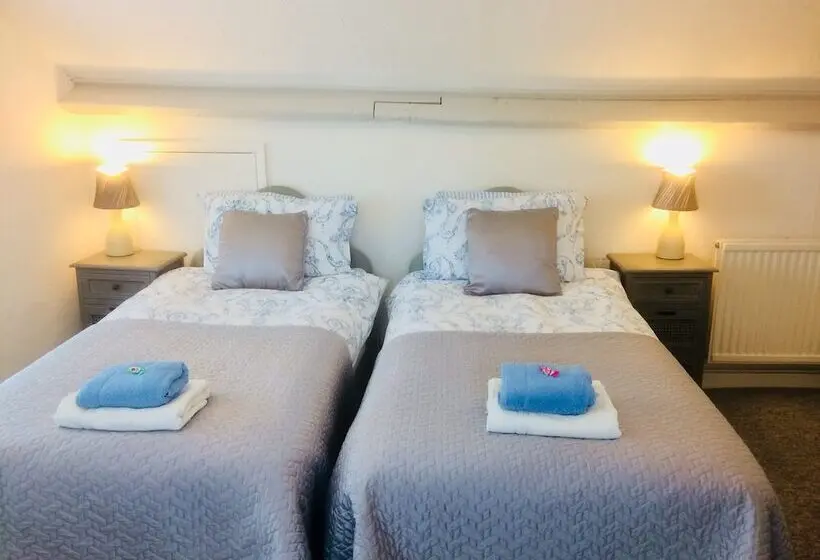 Standard-huone, Arden House
