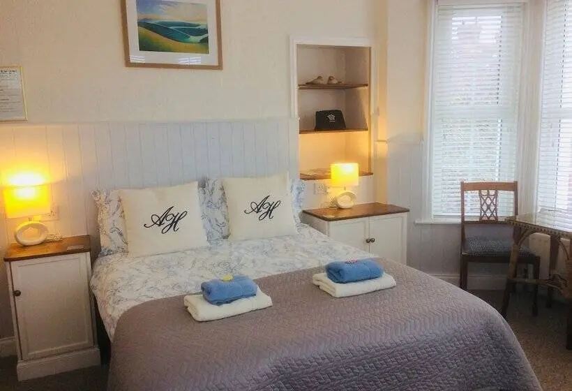 Superior-huone, Arden House