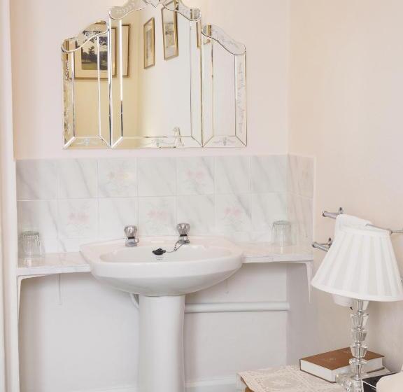 Standard room with outdoor bath, Braemar Guest House