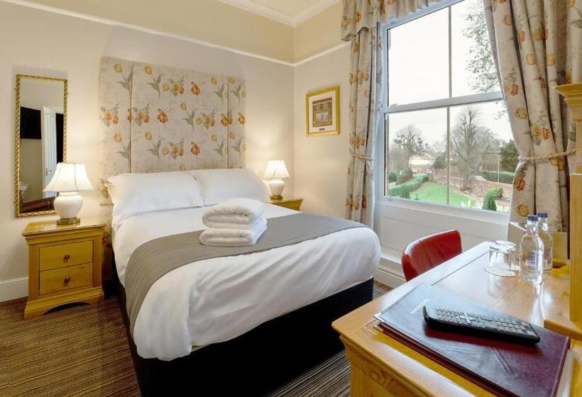 غرفة قياسية مطلّة علي الحديقة, Charades Guest House