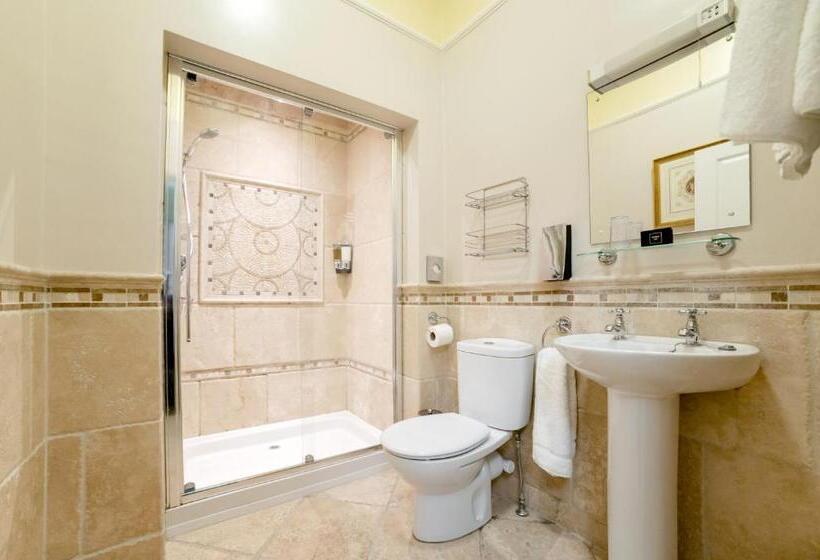 غرفة سوبيريور, Charades Guest House