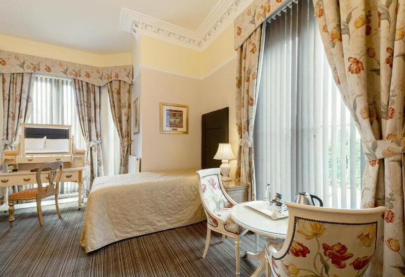 غرفة سوبيريور مزوَّدة بتراس, Charades Guest House