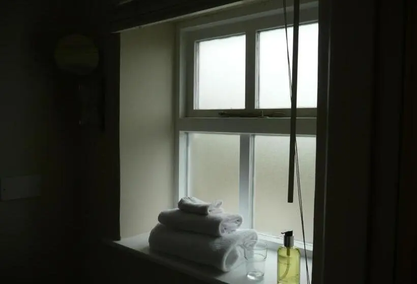 スタンダードシングルルーム, Hollybush Inn