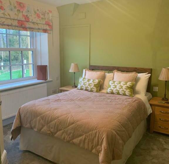 غرفة قياسية, The Bell At Old Sodbury