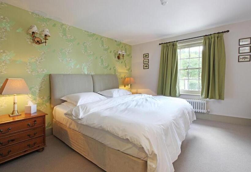 家庭间, The Plough Inn