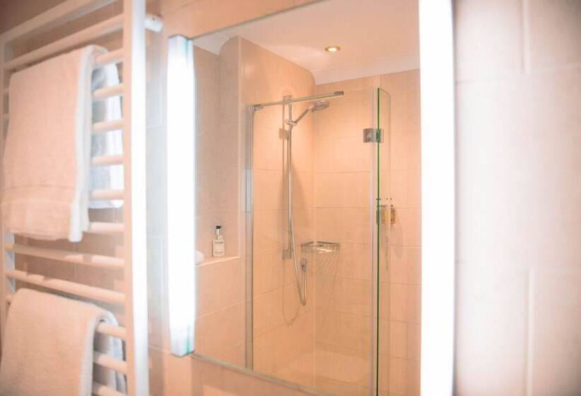 디럭스 룸, The Wellington Heifer