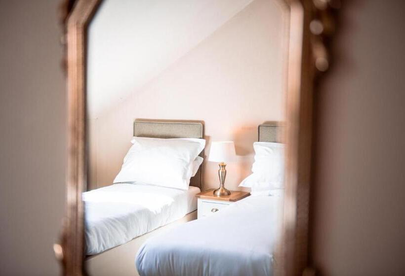 デラックスルーム, The Wellington Heifer