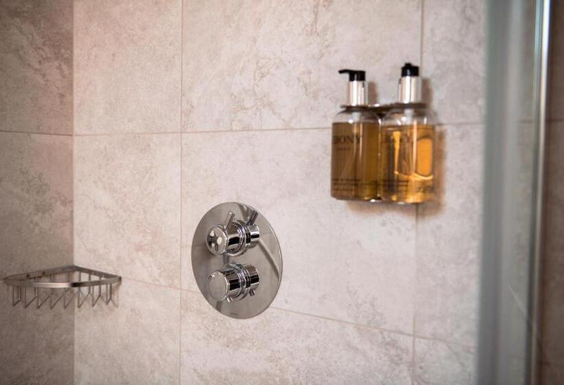 디럭스 룸, The Wellington Heifer