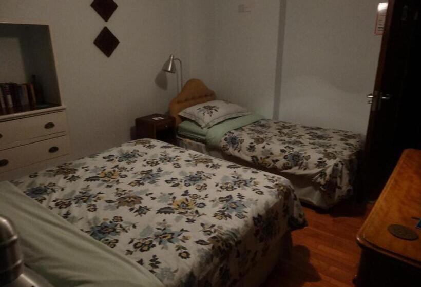 Camera Familiare, Carnside Guest House