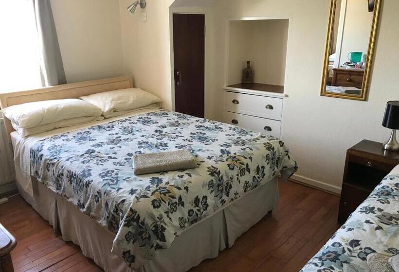 Camera Familiare, Carnside Guest House