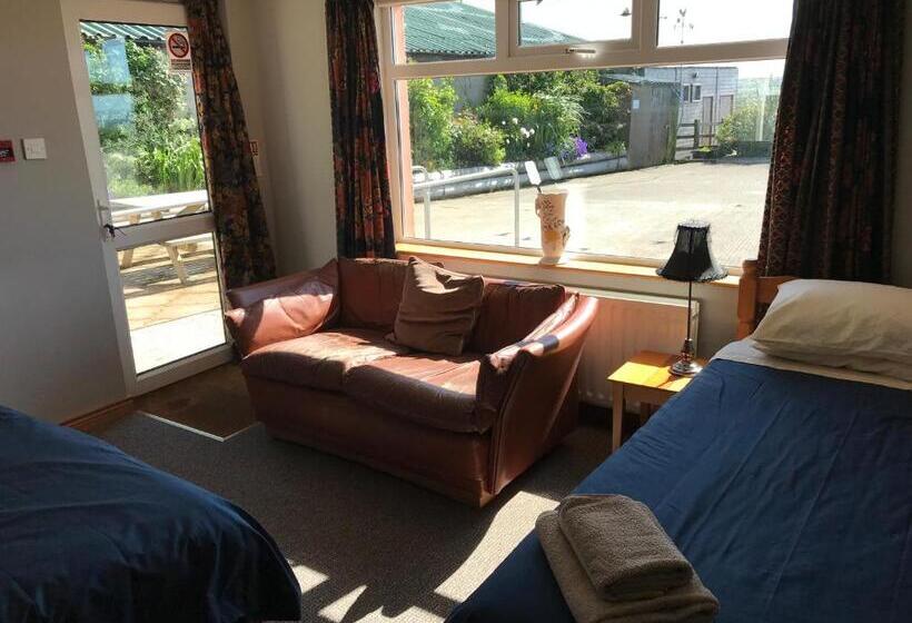 חדר משפחתי, Carnside Guest House