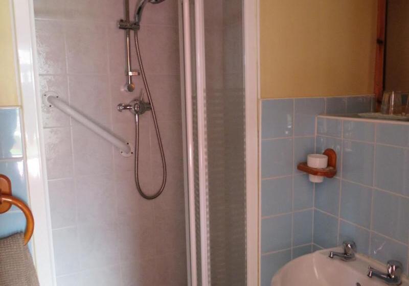 Camera Tripla Standard, Carnside Guest House