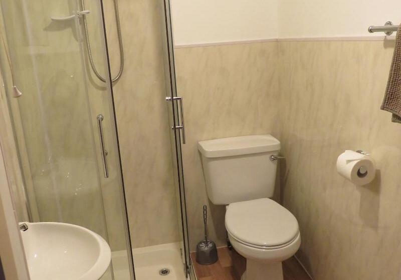 Camera Tripla Standard, Carnside Guest House