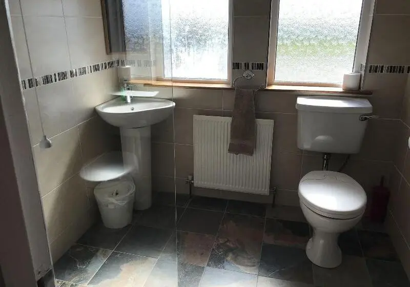 Perhehuone, Carnside Guest House