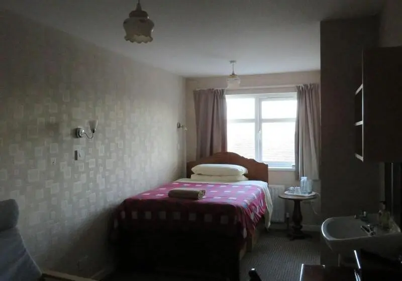 Standard Yhden Hengen Huone, Carnside Guest House