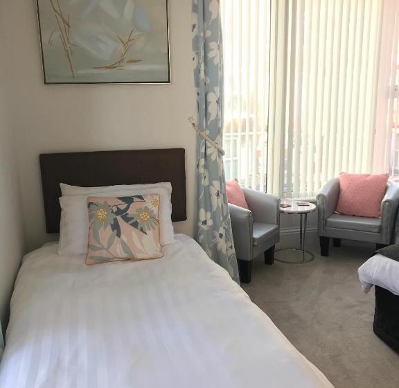 高级三人间, Doriam Guest House