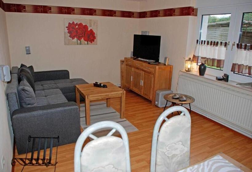 带1个卧室的带阳台的公寓, Ferienwohnungen Auf Dem Pommernhof