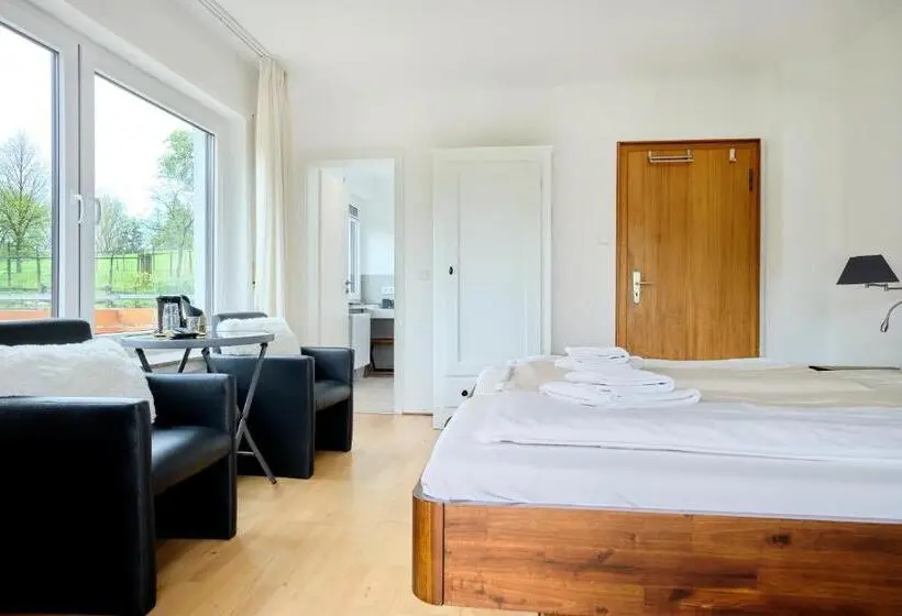 コンフォートルーム, Pension Haus Am Einberg