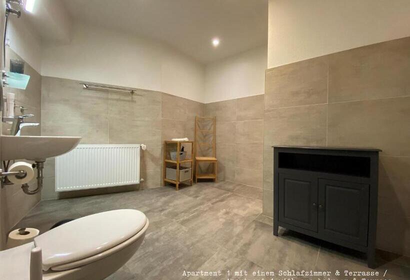 דירת חדר, Amaroo Gästehaus Potsdam “charlottenhof”