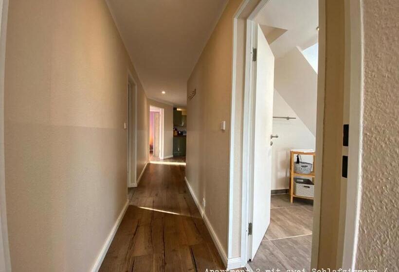 דירת שני חדרים, Amaroo Gästehaus Potsdam “charlottenhof”