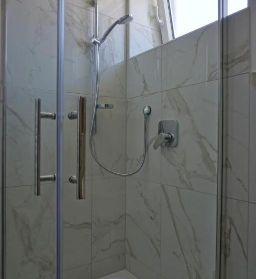 غرفة قياسية ثلاثية حمام مشترك, Gästezimmer Hozici