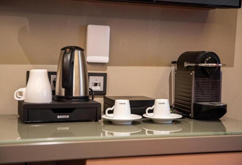 اتاق راحتی, Zum Grunen Baum