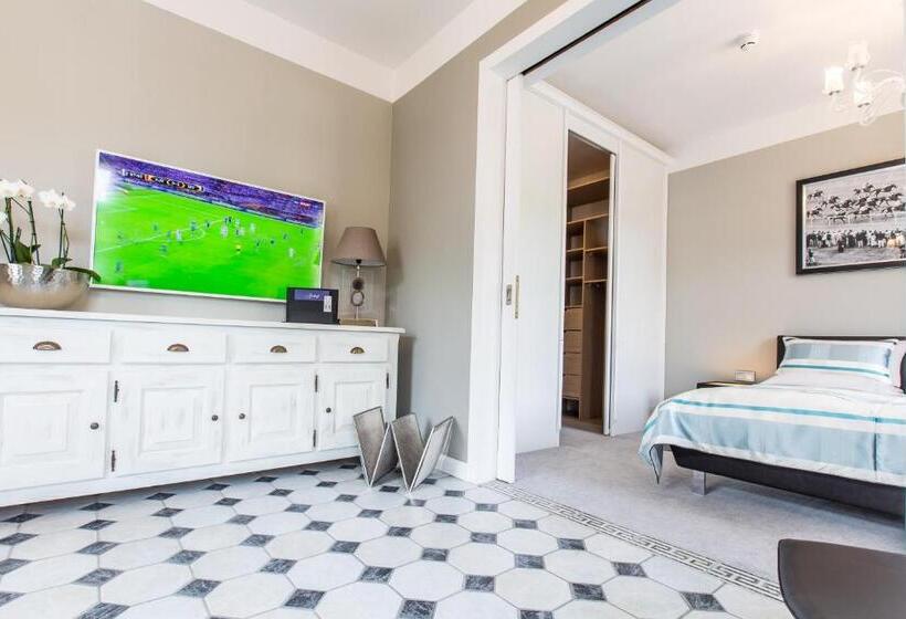 סוויטה נשיאותית, Adelhoff