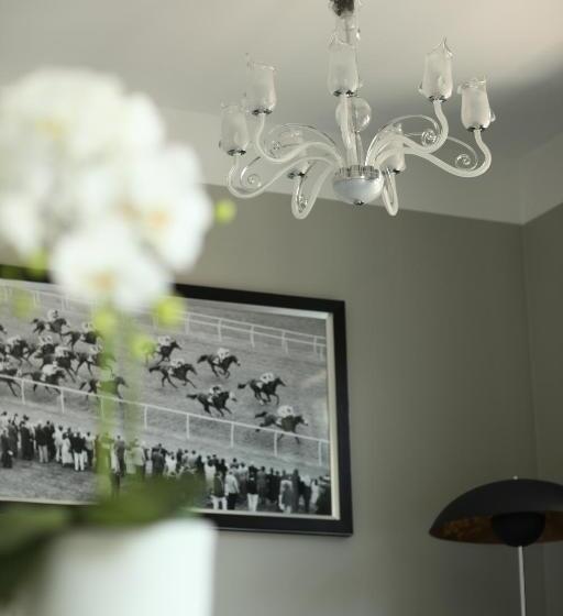 סוויטה נשיאותית, Adelhoff