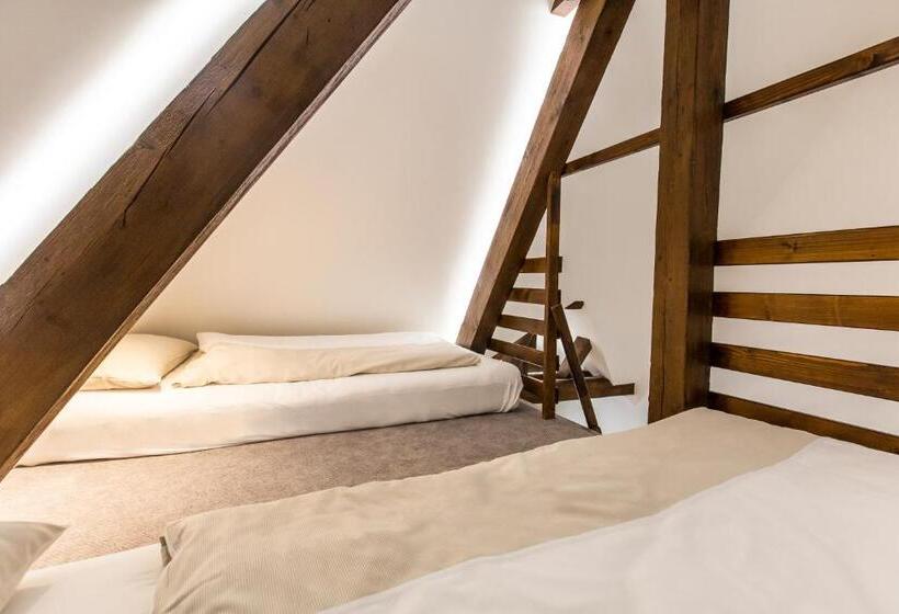 סוויטת סופריור, Adelhoff