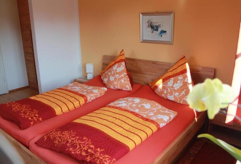 חדר אקונומי לשלושה, Pension Pastoriushaus