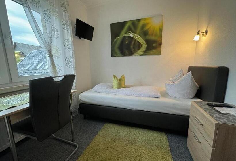 Номер Стандарт Индивидуальный, Frühstückspension Zur Krone