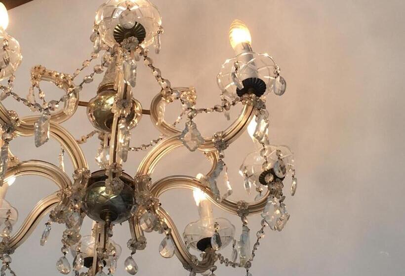 דירת שני חדרים, Alte Schreinerei Boutique