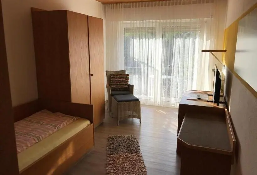 Standard Yhden Hengen Huone, Endbach Life