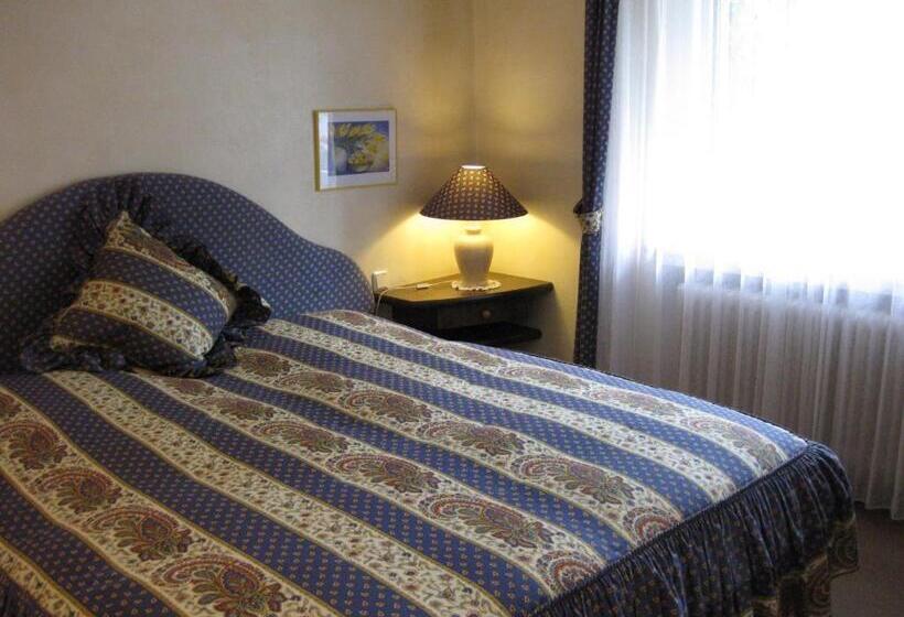 Escritório Estándar, Weingut Franz Schäfer